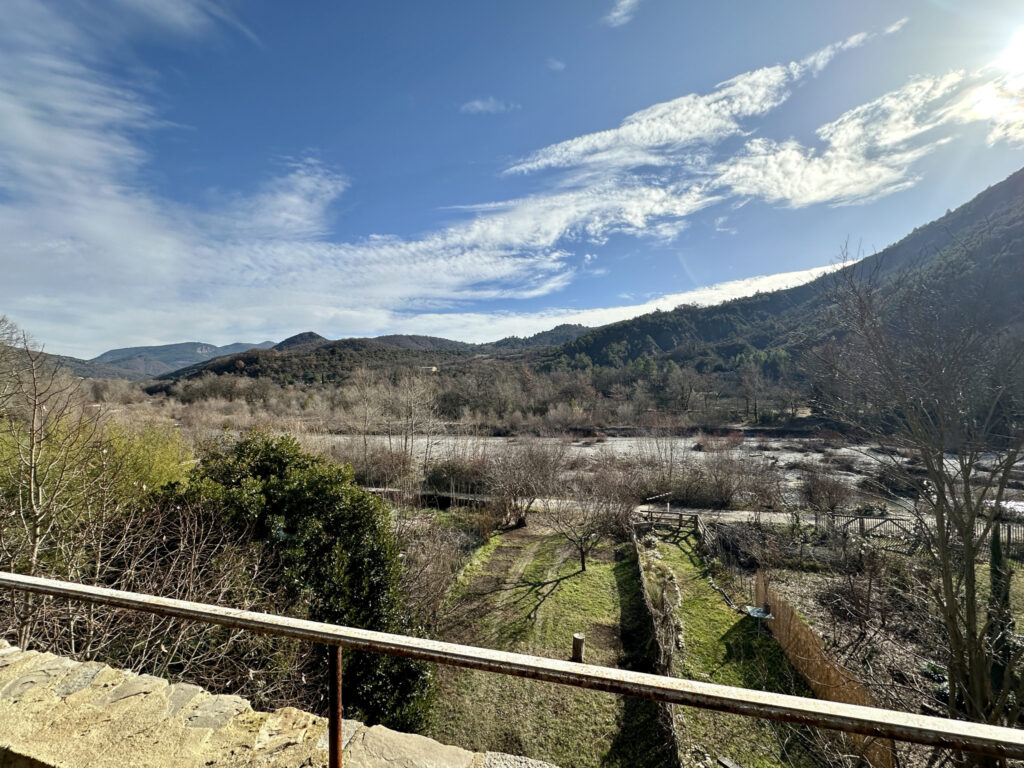 Grande maison de village avec accès à la rivière – 8 pièces – 3 chambres – 168 m²