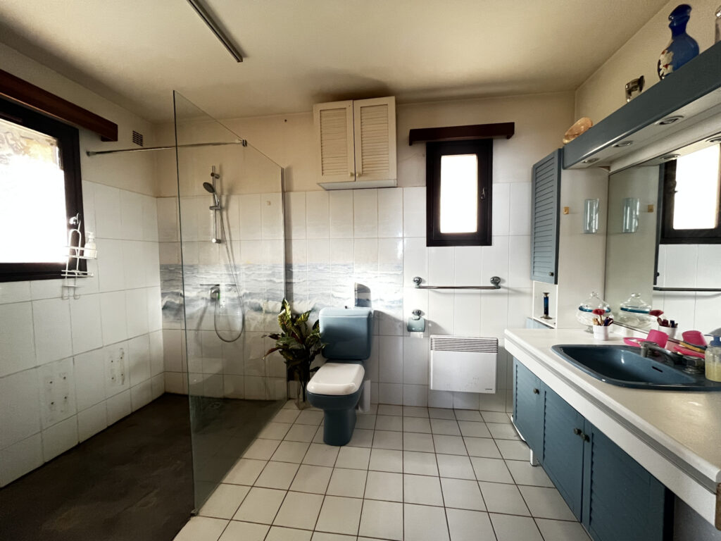 Villa individuelle avec vue panoramique mer – 6 pièces – 4 chambres – 200 m²