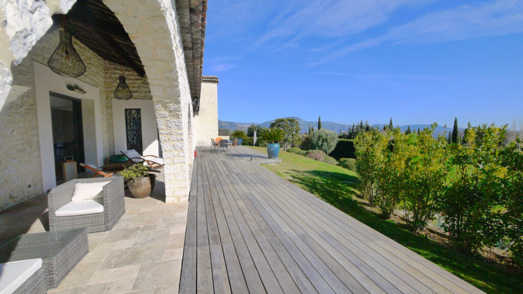 PROPRIETE AVEC VUE MER – 8 pièces – 5 chambres – 200 m²