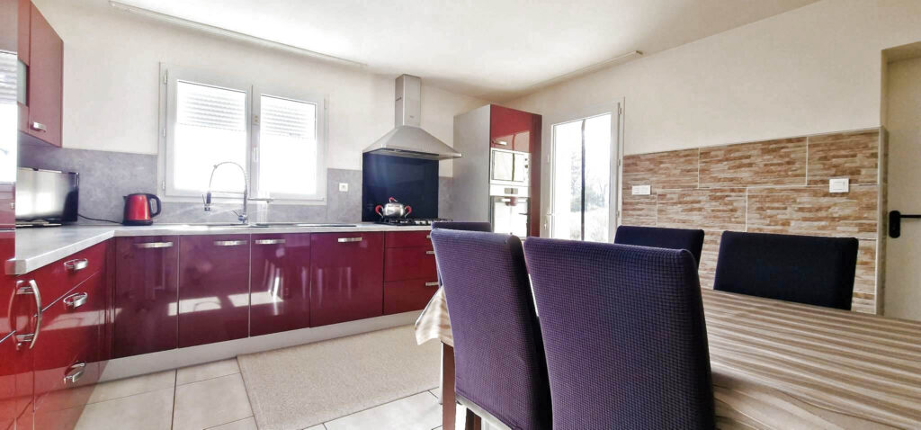 Villa de 160 m2 habitables sur 1168 m2 de terrain – 4 pièces – 3 chambres – 160 m²