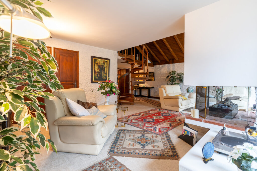 Vaste duplex, vue et emplacement idéals!  – 5 pièces – 2 chambres – 120 m²