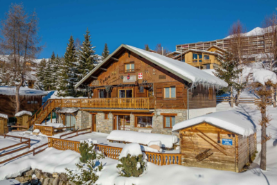 Spacieux chalet meublé au coeur des Alpes – 16 pièces – 14 chambres – 334 m²