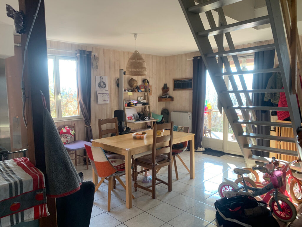 Un petit havre de paix avec vue splendide – 3 pièces – 2 chambres – 56 m²