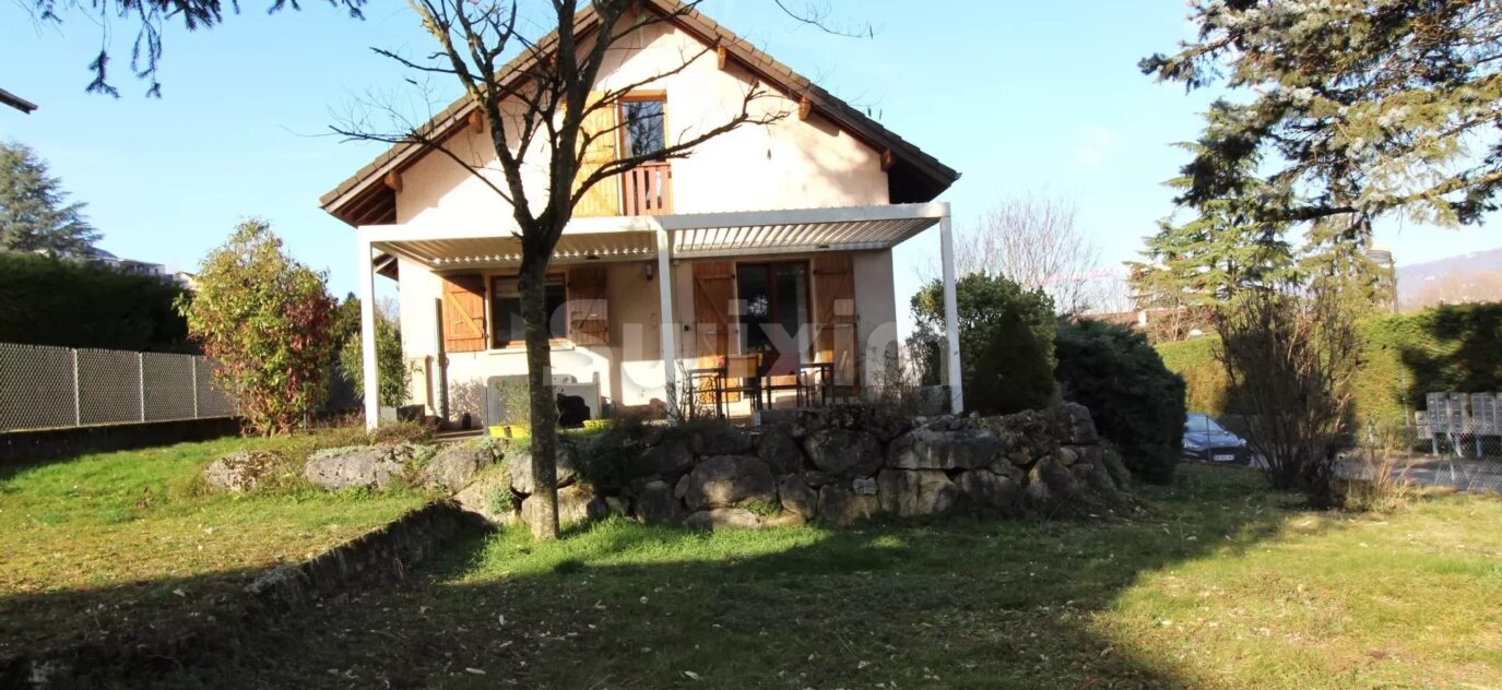 Villa située entre Aix Les Bains et Chambéry – 5 pièces – 4 chambres – 8 voyageurs – 144 m²