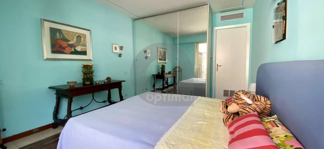 MENTON GARAVAN – VUE PANORAMIQUE MER – DERNIER ÉTAGE AVEC ROOFTOP – 3 pièces – 2 chambres – NR voyageurs – 69.28 m²