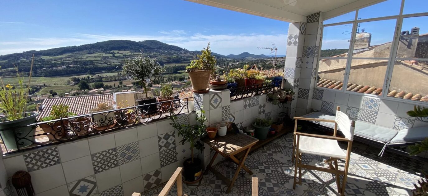 Superbe maison de village à La Cadière d’Azur – 5 pièces – 2 chambres – NR voyageurs – 115 m²