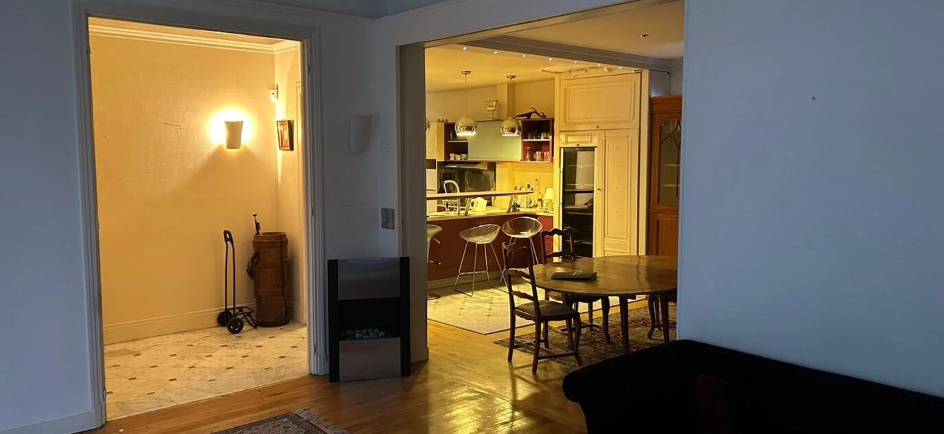HOCHE / FRIEDLAND – Appartement à rénover en Rez de chausée. Profession libérales autorisées! – 4 pièces – 2 chambres – NR voyageurs – 112 m²
