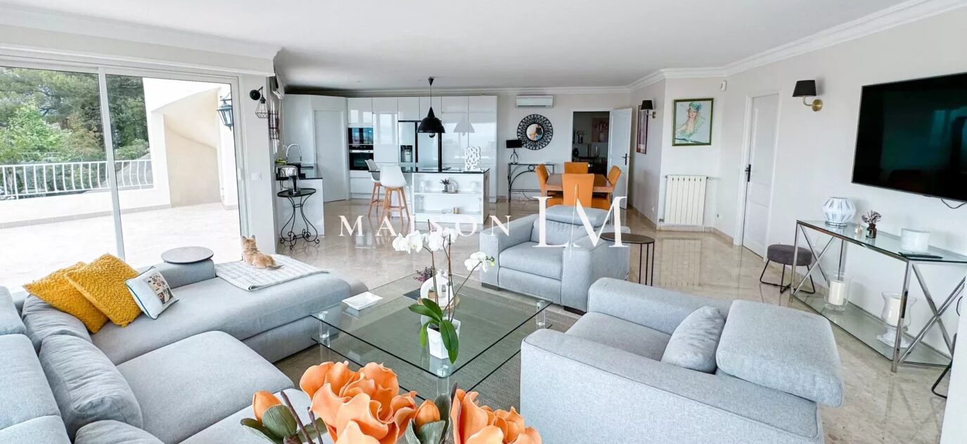 Cannes Californie – Vente Superbe Villa Vue Panoramique Mer – 9 pièces – 4 chambres – 14 voyageurs – 290 m²
