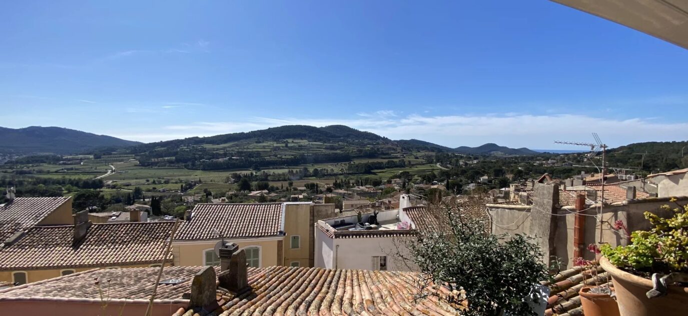 Superbe maison de village à La Cadière d’Azur – 5 pièces – 2 chambres – NR voyageurs – 115 m²