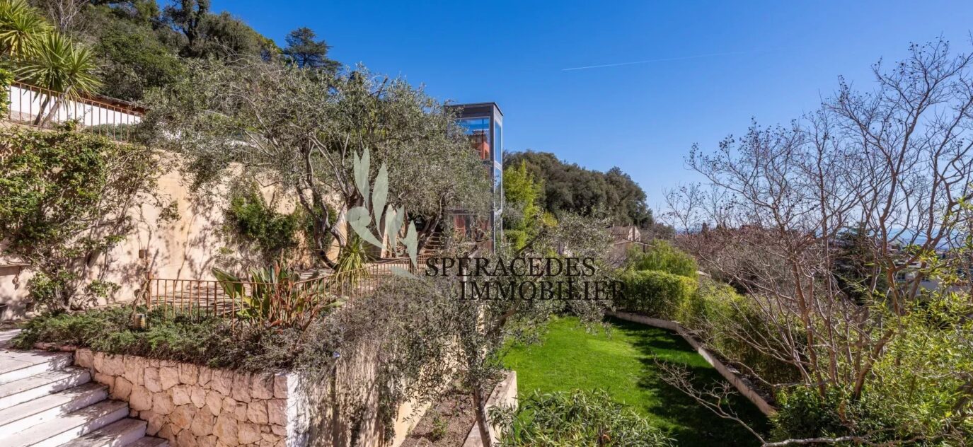 Grasse – Splendide villa dans un domaine – 10 pièces – 6 chambres – 6 voyageurs – 395 m²