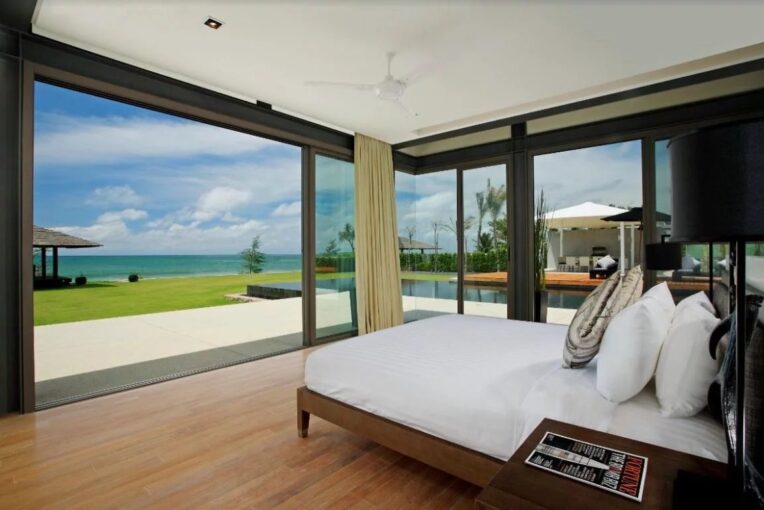Splendide villa de luxe située en bord de mer – 8 pièces – 6 chambres – 823 m²