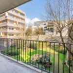 Paris 13ème Quartier Maisons Blanches – Appartement de 46m² avec grand balcon sur jardin au calme absolu. – 2 pièces – 1 chambre – 46.23 m²