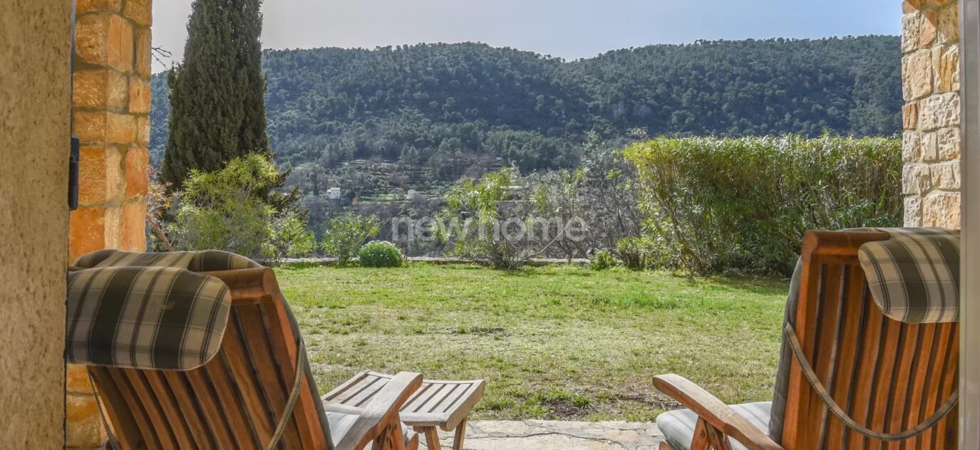 Charme Provençale avec vue panoramique – 8 pièces – 5 chambres – NR voyageurs – 243.72 m²