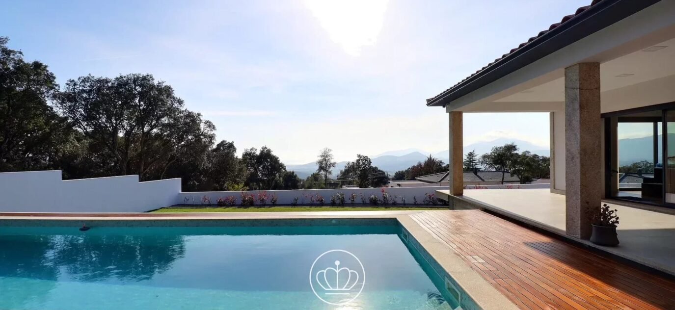 Villa T4 avec piscine+ garage – Bastelicaccia – 4 pièces – 3 chambres – 12 voyageurs – 140 m²