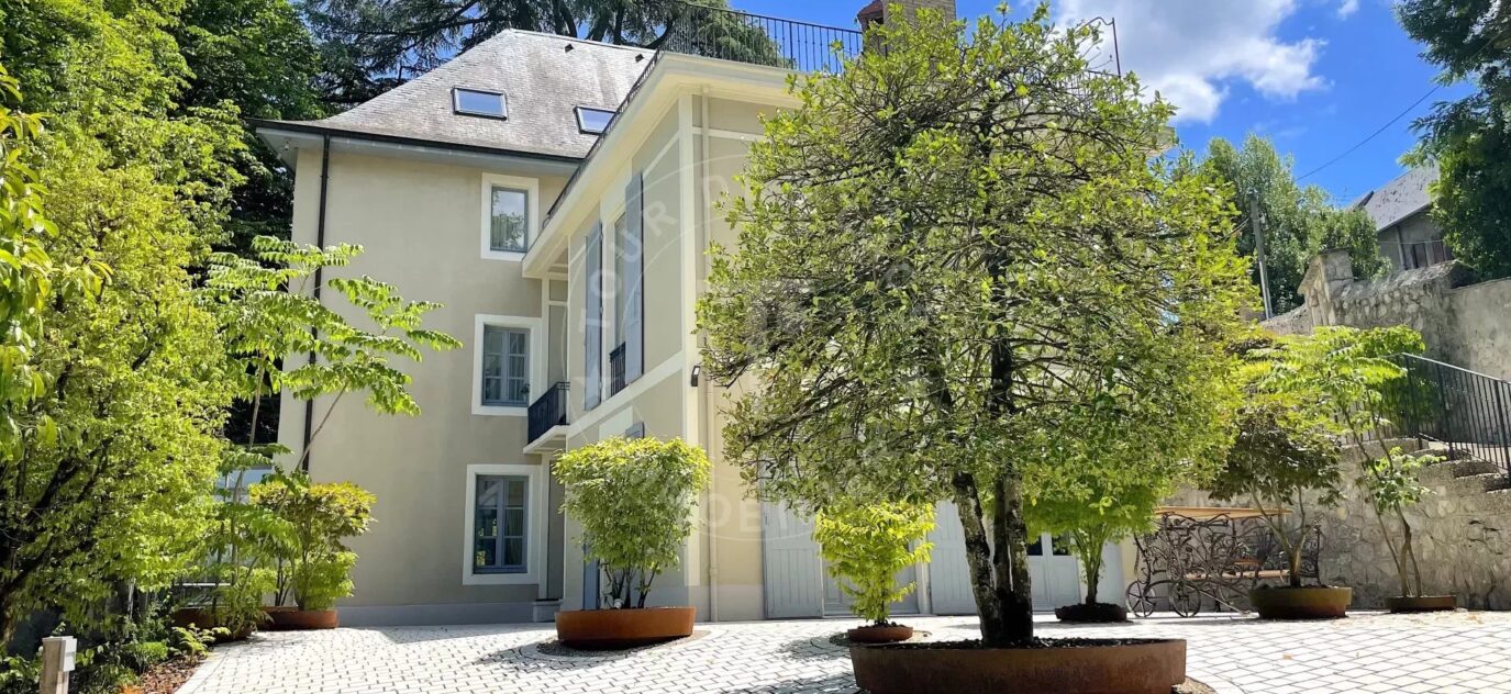 Vente Propriété d’exception Chambéry centre – 12 pièces – NR chambres – 8 voyageurs – 582.88 m²