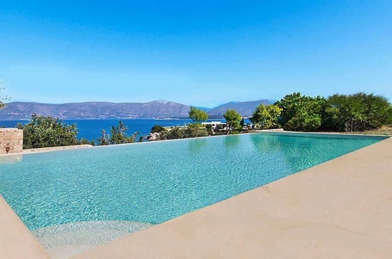Très belle Villa avec vue mer située à Porto Heli – 7 pièces – 4 chambres – 465 m²