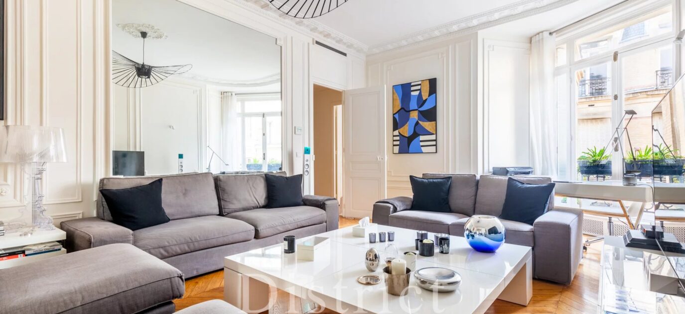 Location meublée courte durée  – Appartement familial de 200m² – grand luxe. – 3 chambres – 6 voyageurs – 200 m²