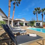 Villa contemporaine avec piscine – Grimaud – 6 pièces – 4 chambres – NR voyageurs – 250 m²