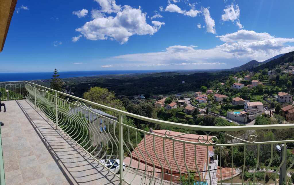 Cervioni, Vue imprenable, Appartement T4 au 2ème é – 4 pièces – 3 chambres – 93 m²