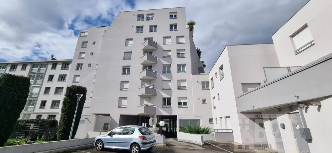 STUDIO Grenoble – FOCHE – 1 pièce – NR chambres – 8 voyageurs – 25.6 m²