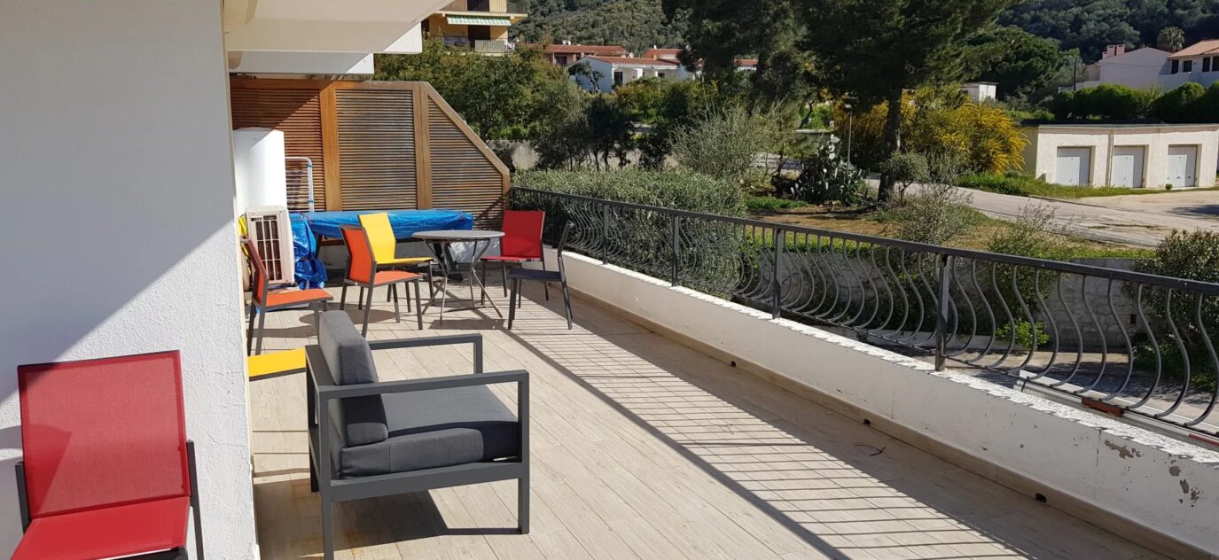 T3 avec terrasse de 75 m² vue mer à 50 m de la plage-Tiuccia – 3 pièces – 2 chambres – NR voyageurs – 62.83 m²