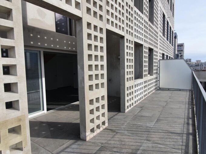 Superbe T5 Neuf Duplex +Terrasse Vue Mer + Garage 13002 – 5 pièces – 4 chambres – 94 m²
