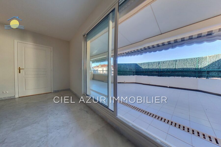 Appartement à louer à Juan-les-Pins