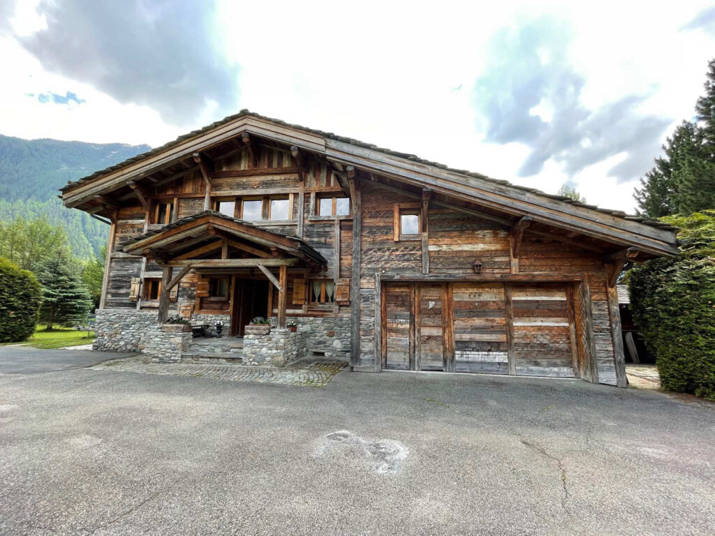 CHALET AUX BELLES PRESTATIONS – 12 pièces – 5 chambres – 305 m²