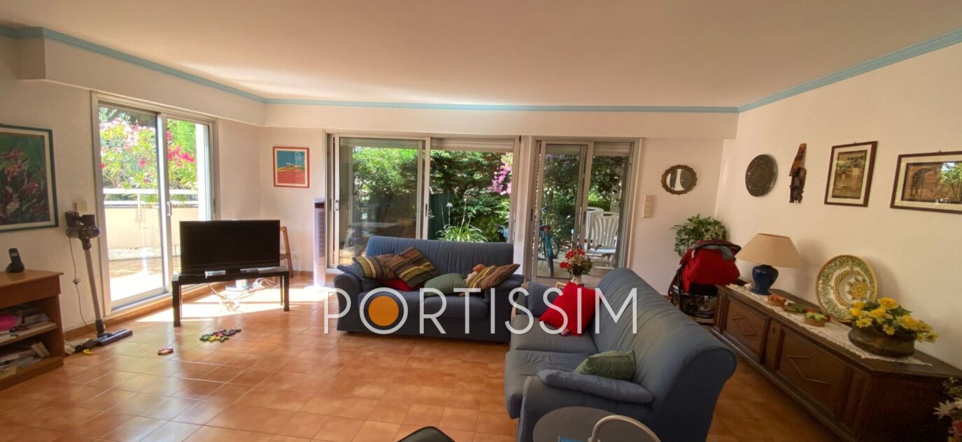 Cagnes sur Mer – Le Cros Rare 3 pièces d’angle de 80 m² doté d – 3 pièces – 2 chambres – NR voyageurs – 78.00 m²