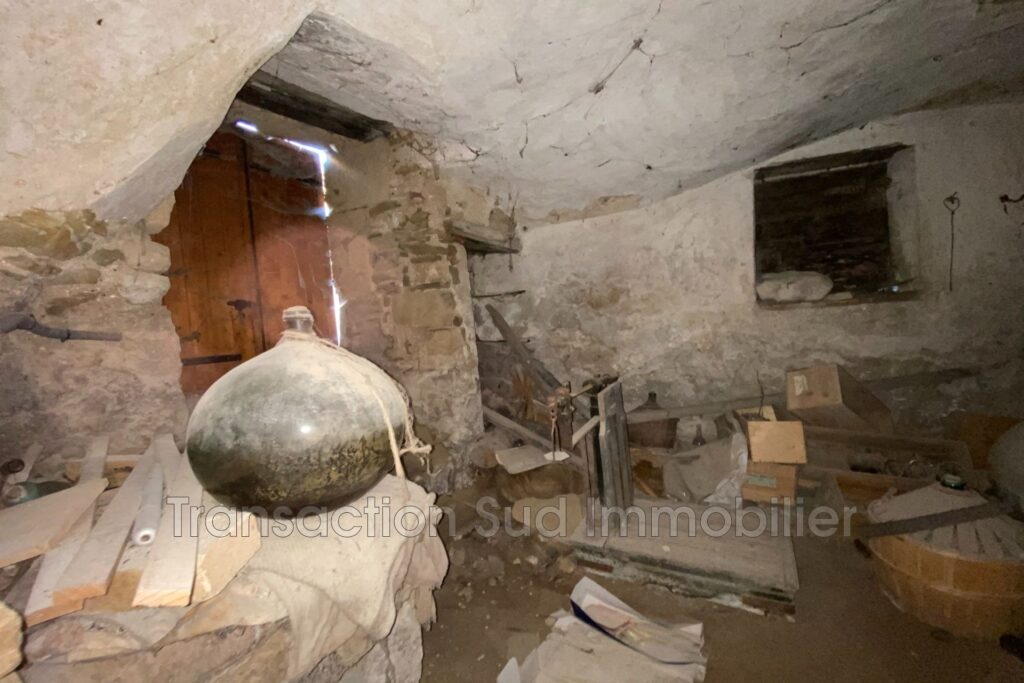 vente maison de village 6 Pièce(s) – 6 pièces – 4 chambres – NR voyageurs – 120.00 m²