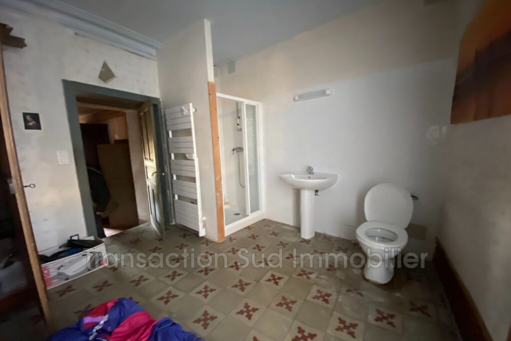 vente maison de village 6 Pièce(s) – 6 pièces – 4 chambres – NR voyageurs – 120.00 m²