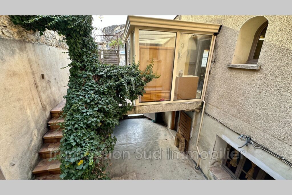 vente maison de village 6 Pièce(s) – 6 pièces – 4 chambres – NR voyageurs – 148.00 m²