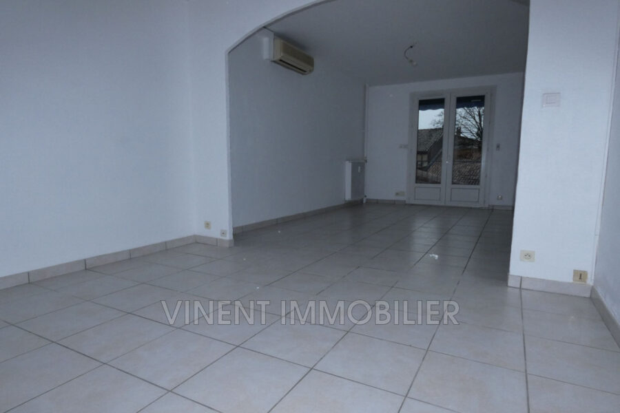 Appartement à louer à Donzère