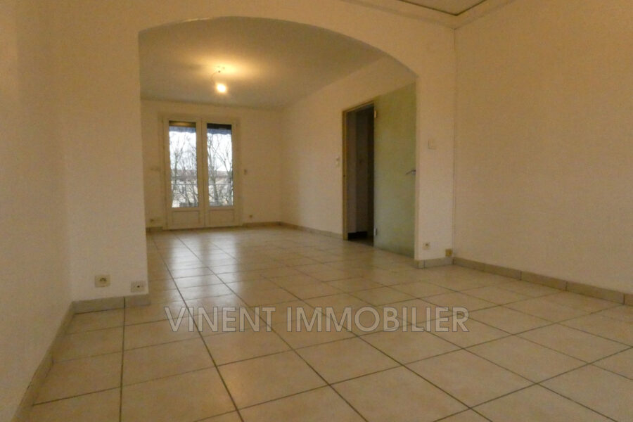 Appartement à louer à Donzère