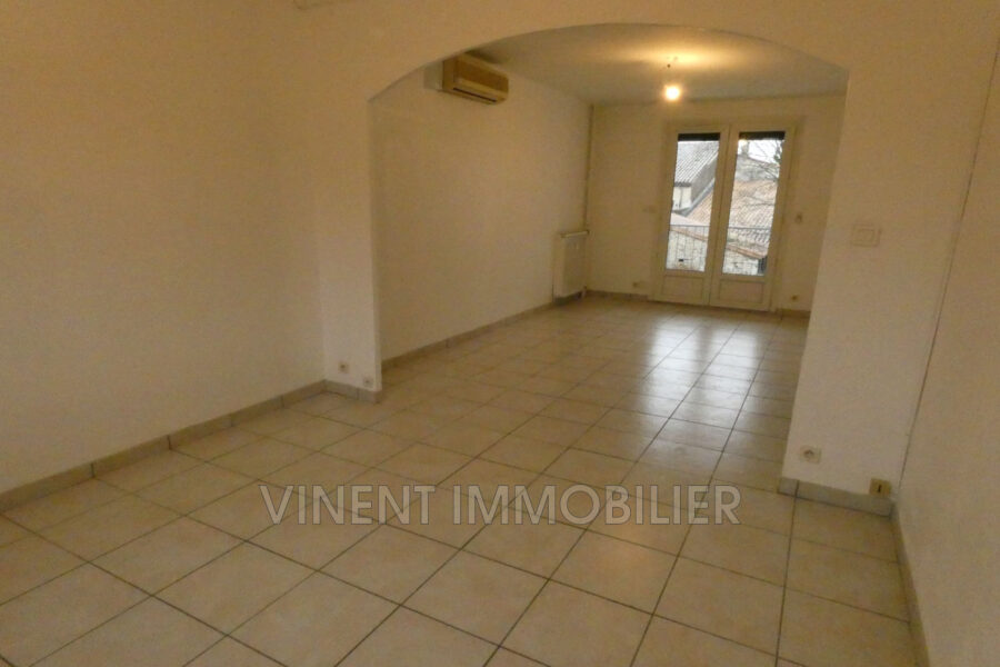 Appartement à louer à Donzère