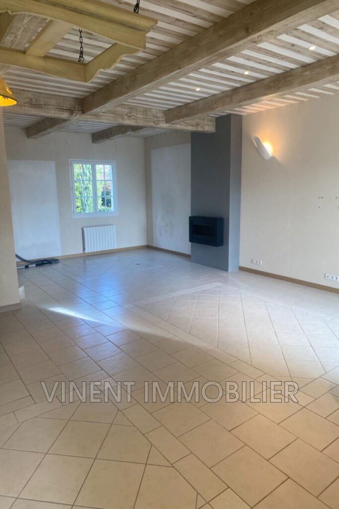 vente  4 Pièce(s) – 4 pièces – 4 chambres – NR voyageurs – 158.00 m²