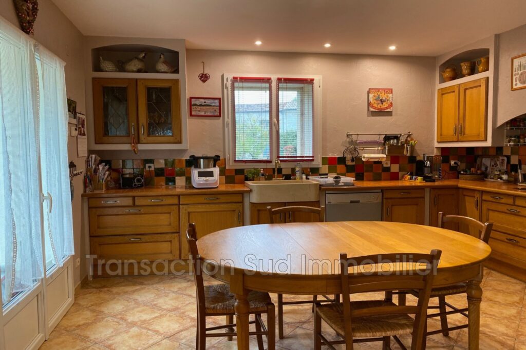 vente maison 10 Pièce(s) – 10 pièces – 4 chambres – NR voyageurs – 158.24 m²