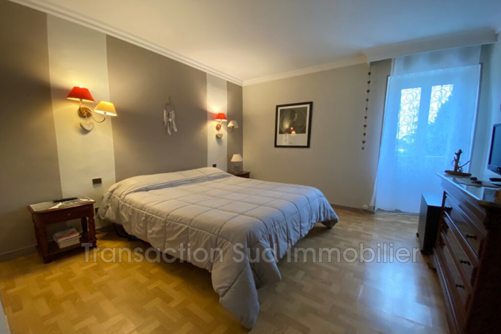 vente maison 10 Pièce(s) – 10 pièces – 4 chambres – NR voyageurs – 158.24 m²