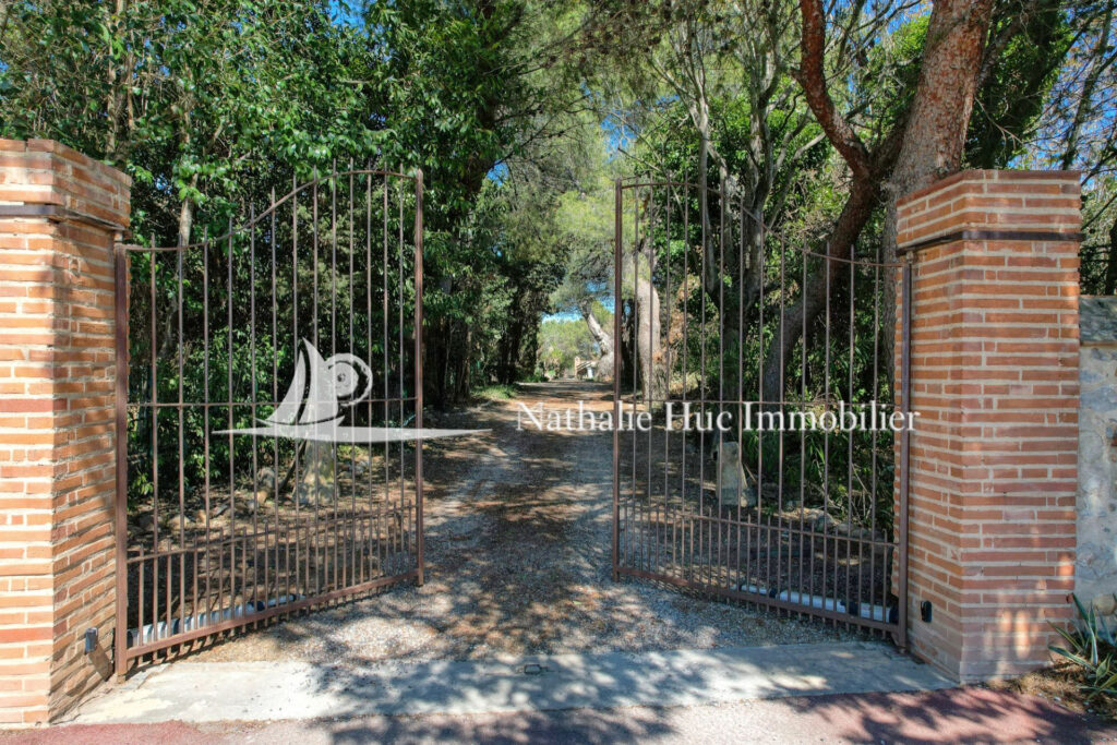 vente propriété 20 Pièce(s) – NR pièces – NR chambres – NR voyageurs – 956.00 m²