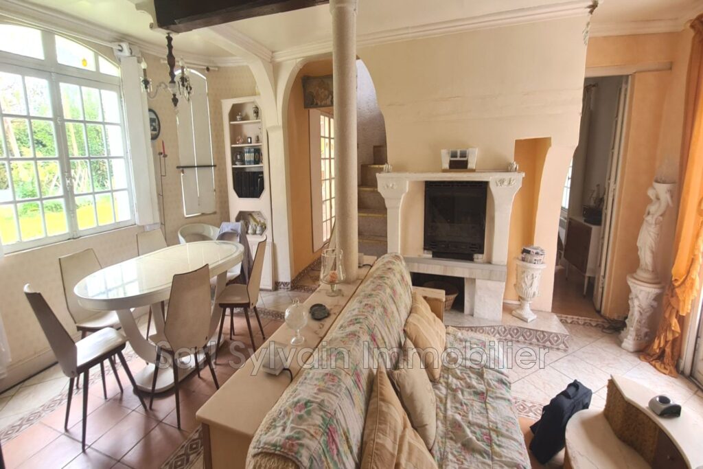 vente maison 6 Pièce(s) – 6 pièces – 5 chambres – NR voyageurs – 122.00 m²