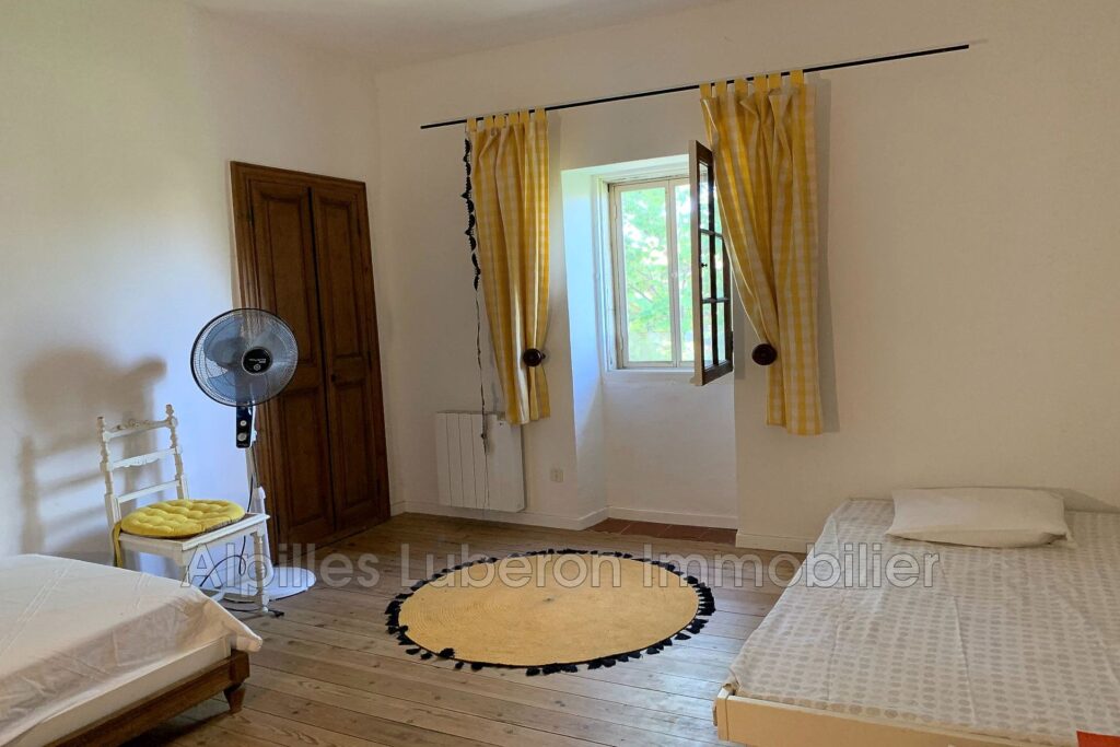 location saisonnière mas 6 Pièce(s) – 6 pièces – 4 chambres – NR voyageurs – 140.00 m²