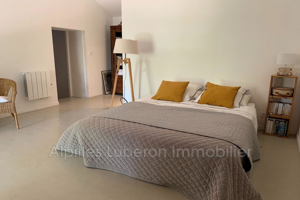 location saisonnière mas 6 Pièce(s) – 6 pièces – 4 chambres – NR voyageurs – 140.00 m²