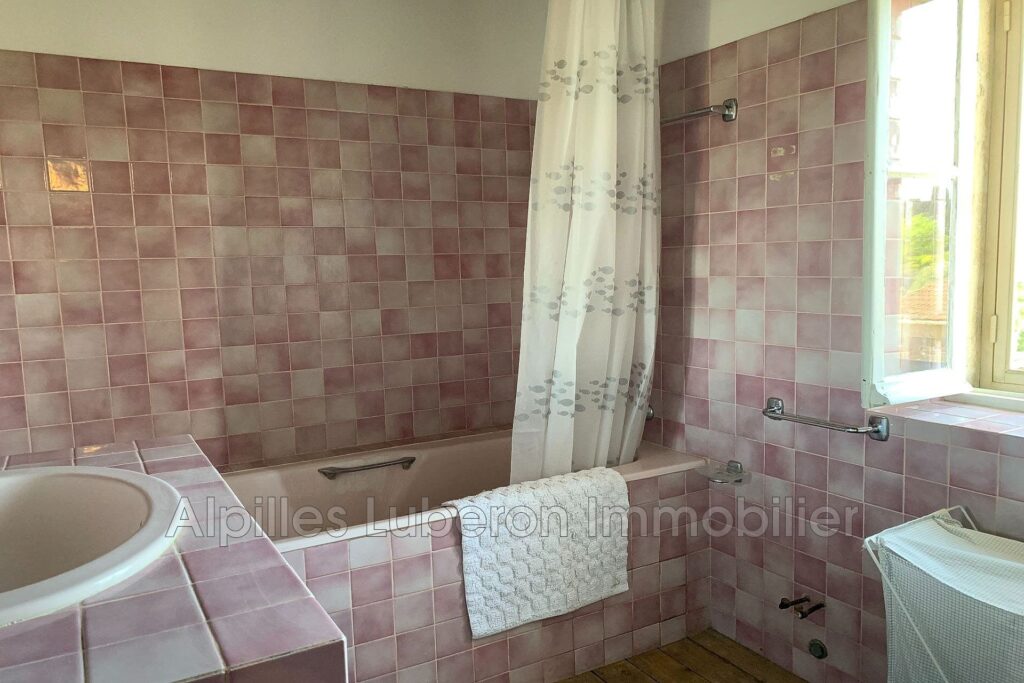 location saisonnière mas 6 Pièce(s) – 6 pièces – 4 chambres – NR voyageurs – 140.00 m²