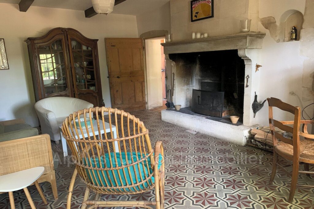 location saisonnière mas 6 Pièce(s) – 6 pièces – 4 chambres – NR voyageurs – 140.00 m²