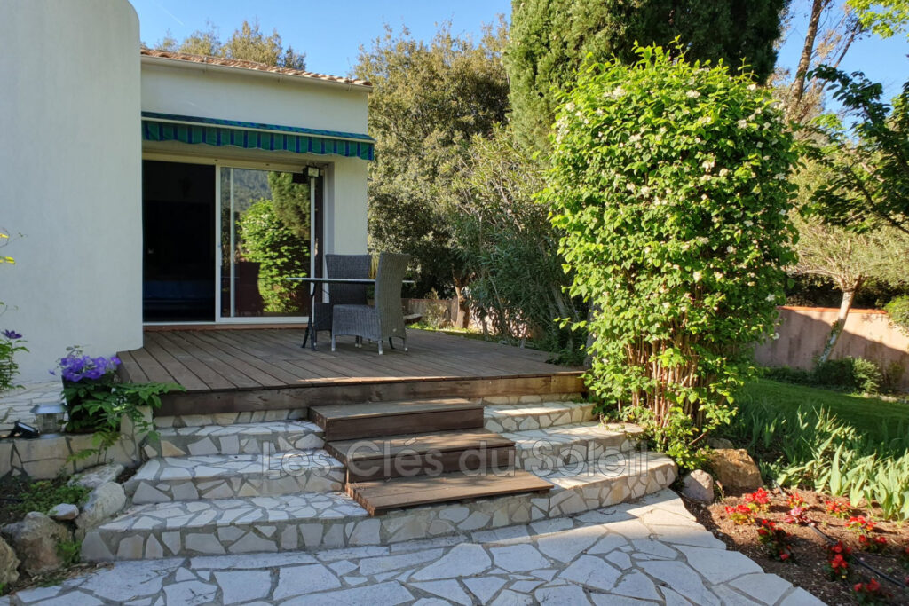 Propriété en viager occupé Sollies Toucas – 6 pièces – 3 chambres – NR voyageurs – 185.00 m²