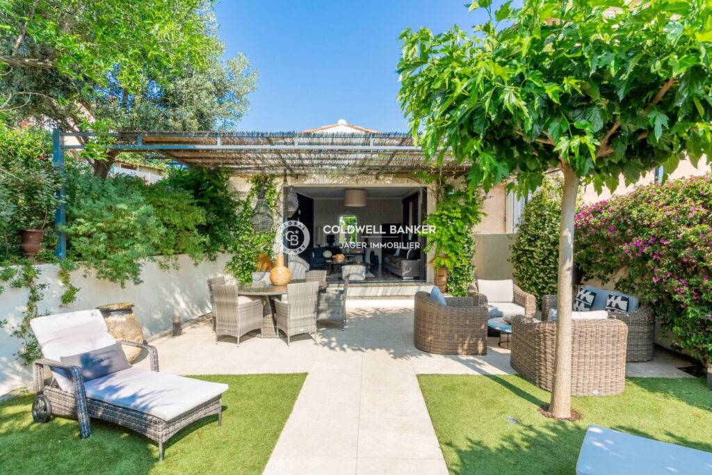 Spacieux appartement avec jardin à pied du centre ville de Sai – 4 pièces – 3 chambres – NR voyageurs – 128.00 m²