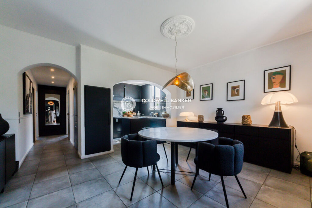 Spacieux appartement avec jardin à pied du centre ville de Sai – 4 pièces – 3 chambres – NR voyageurs – 128.00 m²