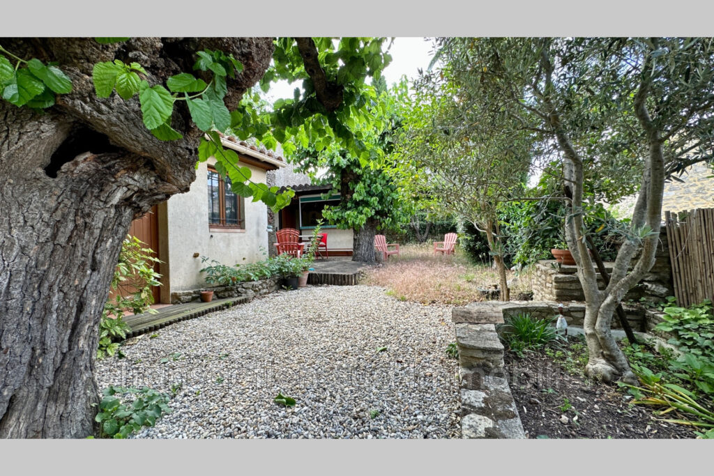 vente maison de village 5 Pièce(s) – 5 pièces – 4 chambres – NR voyageurs – 125.00 m²