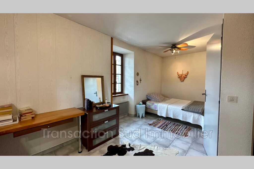 vente maison de village 5 Pièce(s) – 5 pièces – 4 chambres – NR voyageurs – 125.00 m²