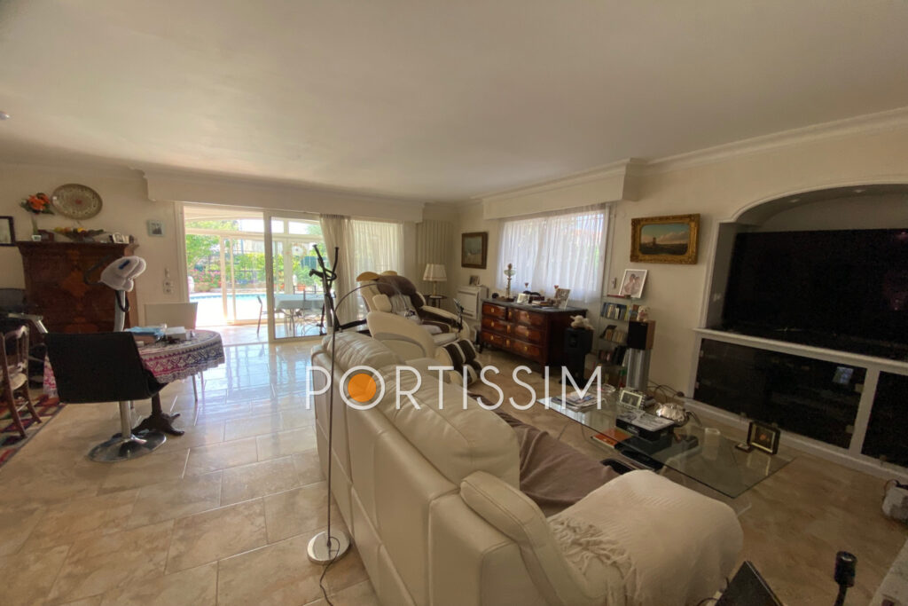 vente  5 Pièce(s) – 5 pièces – 4 chambres – NR voyageurs – 184.00 m²